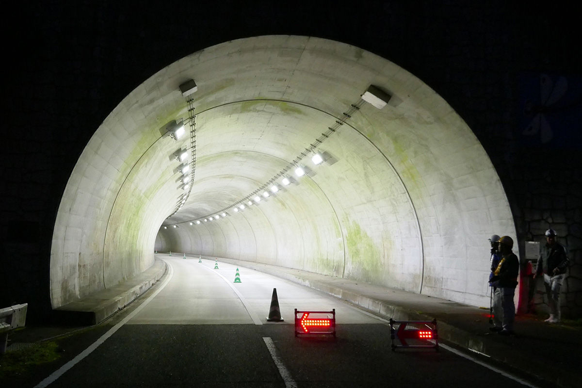 真国トンネル