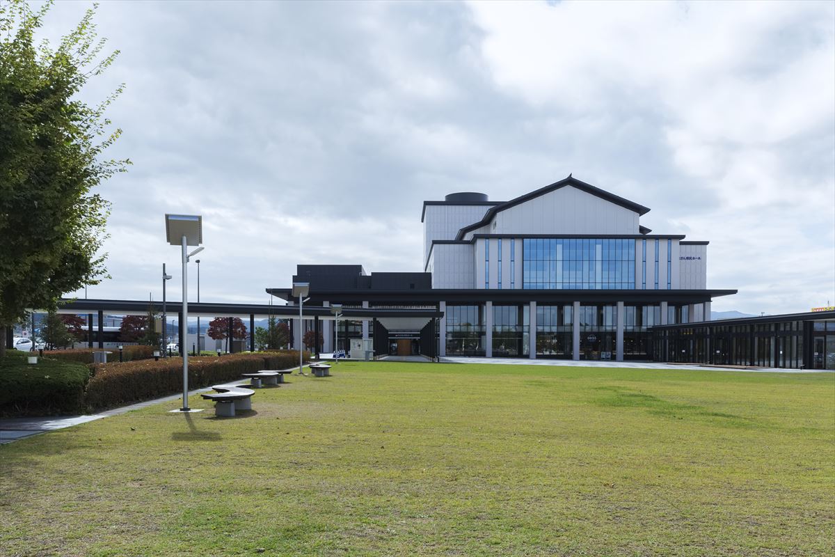 やまぎん県民ホール（山形県総合文化芸術館）